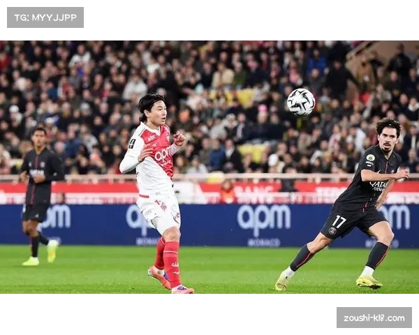 南野拓实助摩纳哥爆冷巴黎 展现核心球员价值