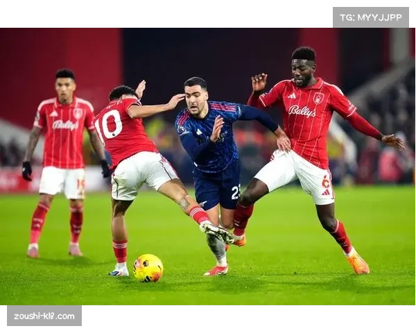 诺丁汉森林桑加雷空中对抗百分百，成功冻结热刺进攻核心